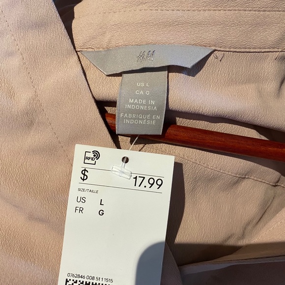 H&M Blush Long Sleeve Button Down Shirt - Picture 3 of 3